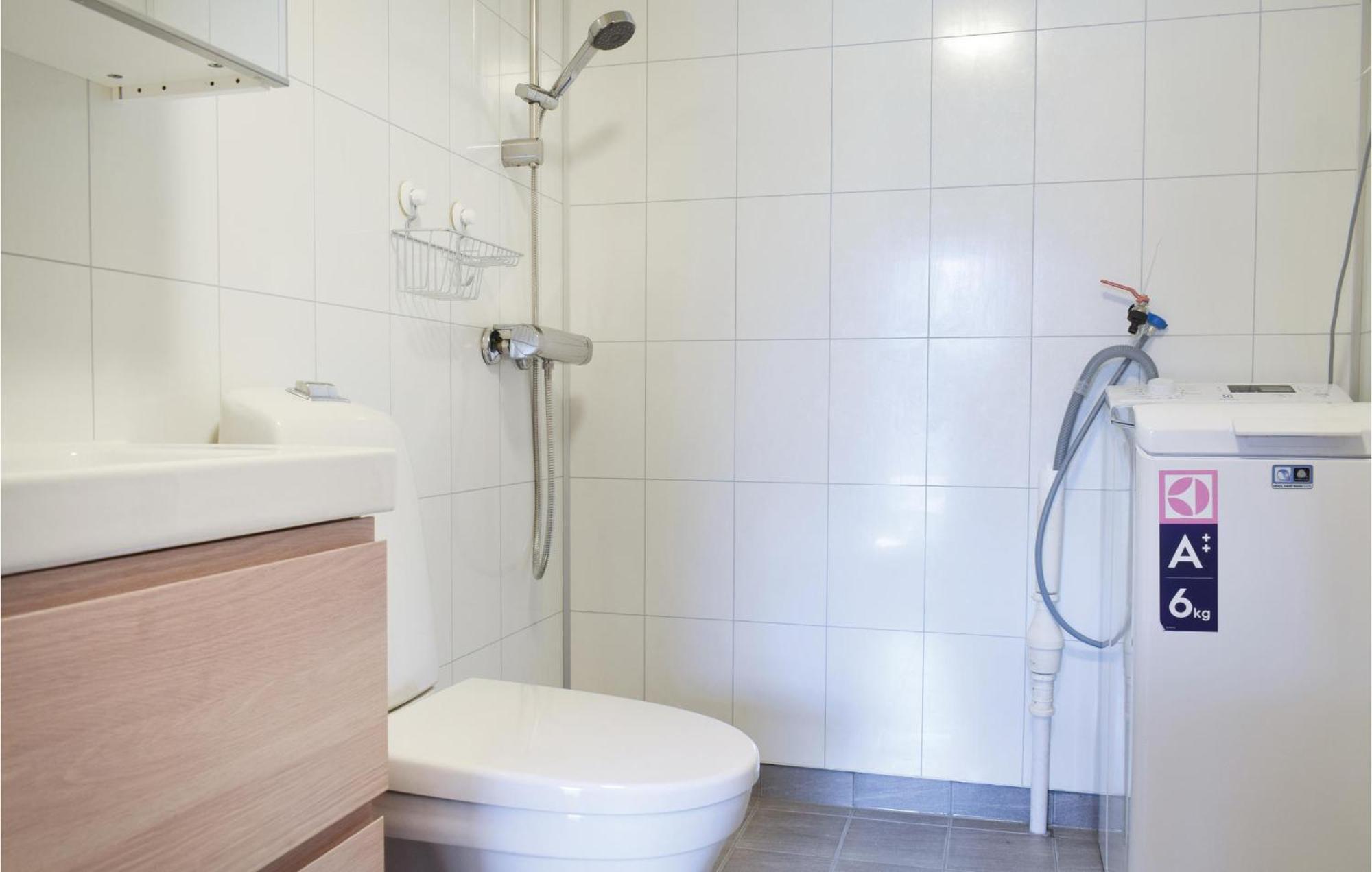 Bu Beautiful Home In Vallavik With Kitchen מראה חיצוני תמונה